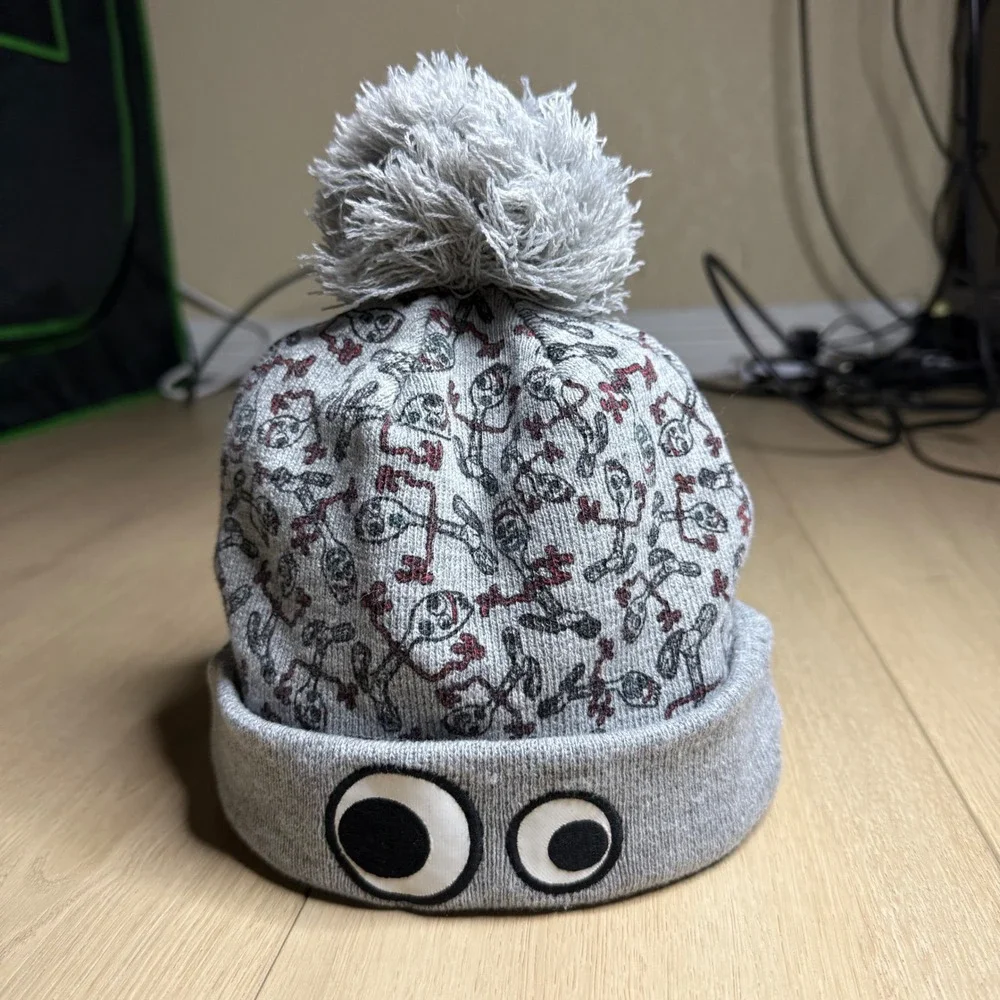 Disney Beanie Kids M/L Gray Toy Story 4 Forky Get Me Outta Here Pom Hat